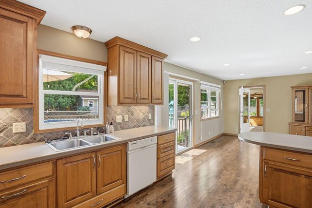 2115 Toledo Avenue N, Golden Valley, MN 55422