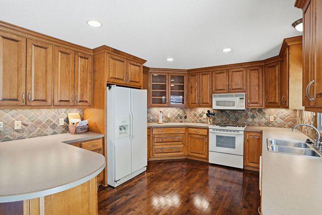 2115 Toledo Avenue N, Golden Valley, MN 55422