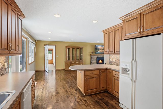 2115 Toledo Avenue N, Golden Valley, MN 55422