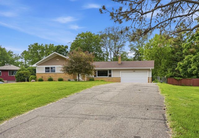 2115 Toledo Avenue N, Golden Valley, MN 55422