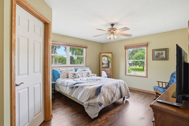 2115 Toledo Avenue N, Golden Valley, MN 55422