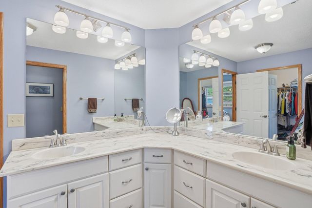 2115 Toledo Avenue N, Golden Valley, MN 55422