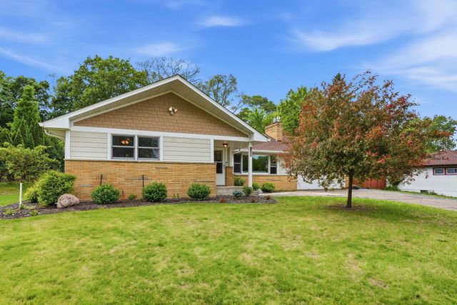 2115 Toledo Avenue N, Golden Valley, MN 55422