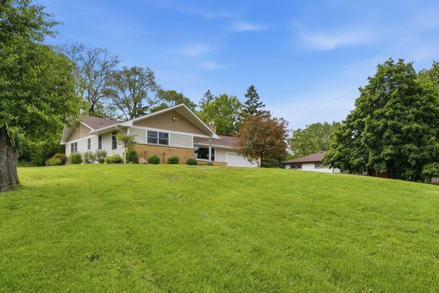 2115 Toledo Avenue N, Golden Valley, MN 55422