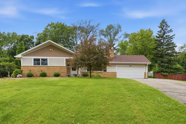 2115 Toledo Avenue N, Golden Valley, MN 55422