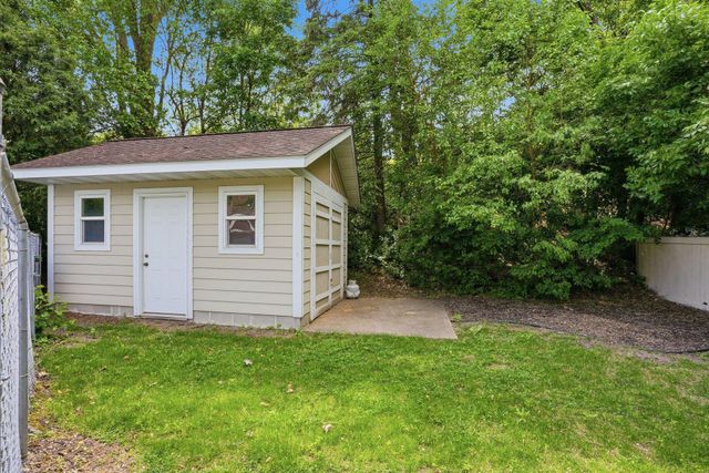2115 Toledo Avenue N, Golden Valley, MN 55422