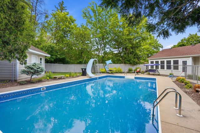 2115 Toledo Avenue N, Golden Valley, MN 55422
