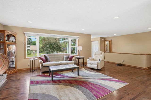 2115 Toledo Avenue N, Golden Valley, MN 55422