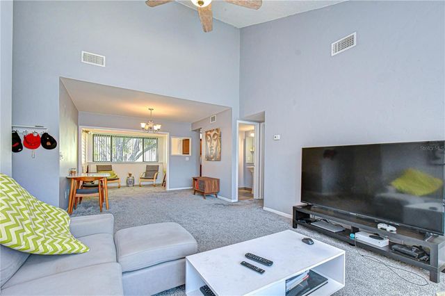 13402 PINE LAKE WAY 202B, Tampa, FL 33618