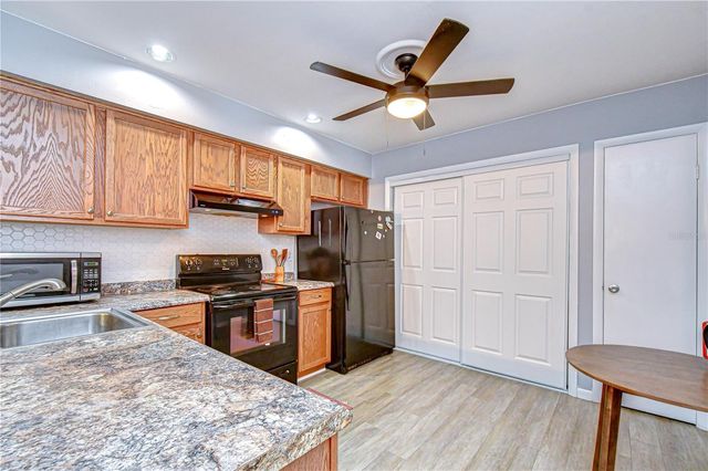 13402 PINE LAKE WAY 202B, Tampa, FL 33618