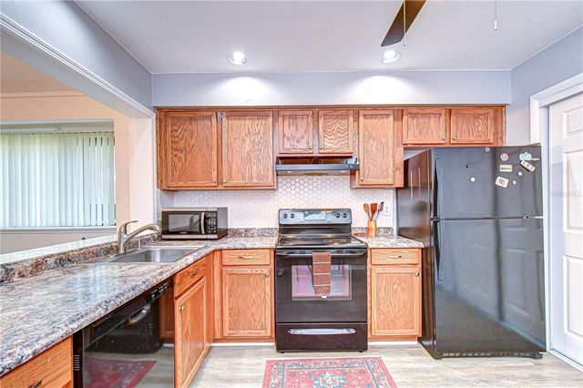 13402 PINE LAKE WAY 202B, Tampa, FL 33618