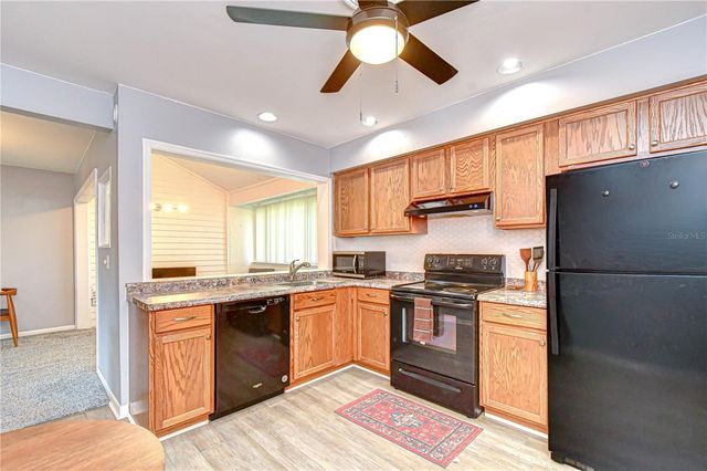 13402 PINE LAKE WAY 202B, Tampa, FL 33618