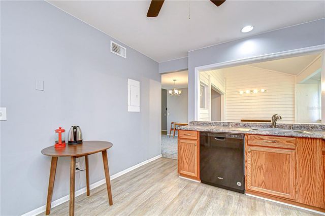 13402 PINE LAKE WAY 202B, Tampa, FL 33618