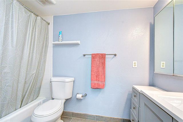 13402 PINE LAKE WAY 202B, Tampa, FL 33618