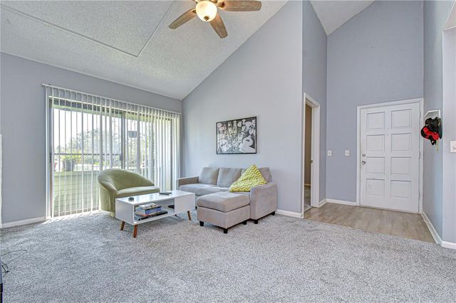 13402 PINE LAKE WAY 202B, Tampa, FL 33618