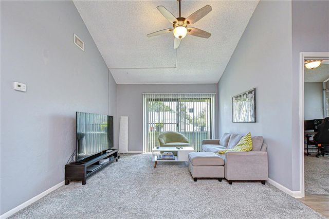 13402 PINE LAKE WAY 202B, Tampa, FL 33618