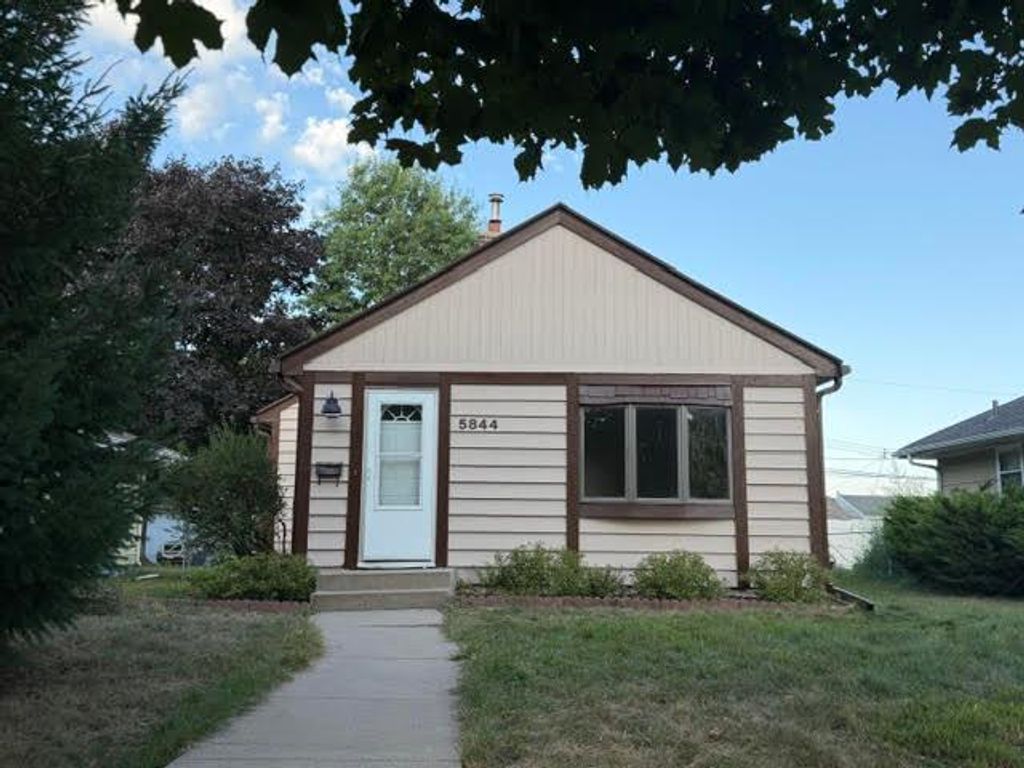 5844 43rd Avenue S, Minneapolis, MN 55417
