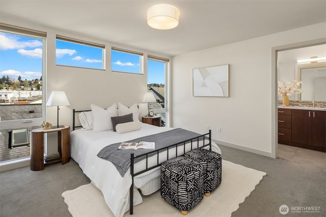 3446 B 22nd Avenue W, Seattle, WA 98199