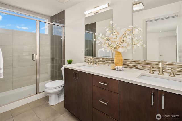 3446 B 22nd Avenue W, Seattle, WA 98199