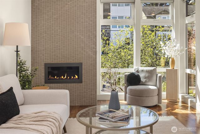 3446 B 22nd Avenue W, Seattle, WA 98199