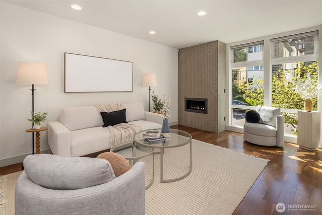 3446 B 22nd Avenue W, Seattle, WA 98199