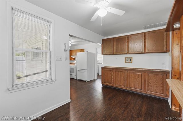 215 Endwell Street, Novi, MI 48377