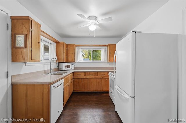 215 Endwell Street, Novi, MI 48377