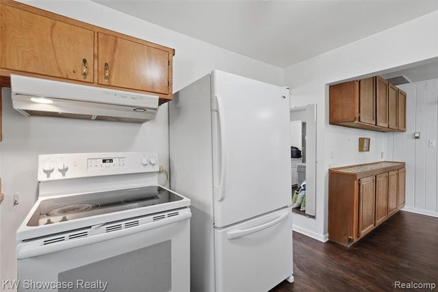 215 Endwell Street, Novi, MI 48377