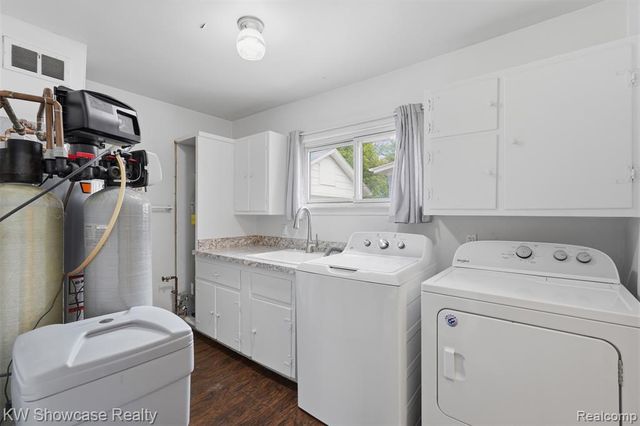215 Endwell Street, Novi, MI 48377