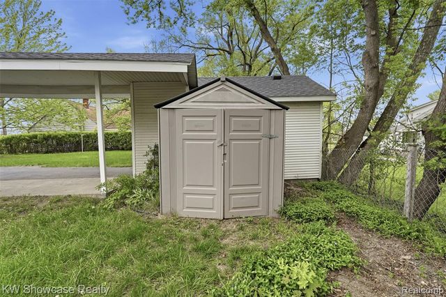215 Endwell Street, Novi, MI 48377