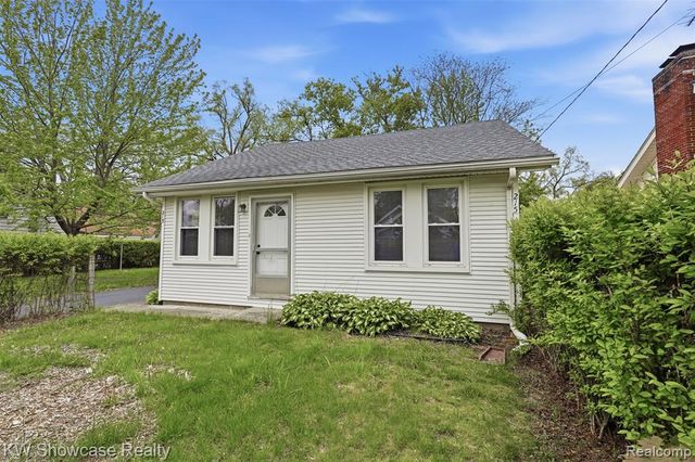 215 Endwell Street, Novi, MI 48377