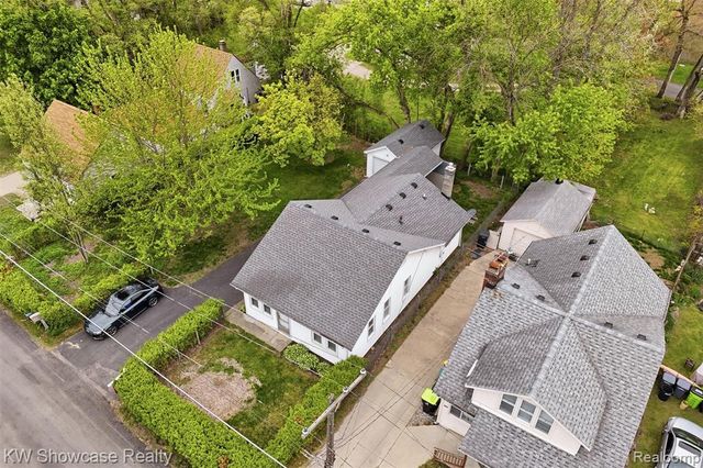 215 Endwell Street, Novi, MI 48377