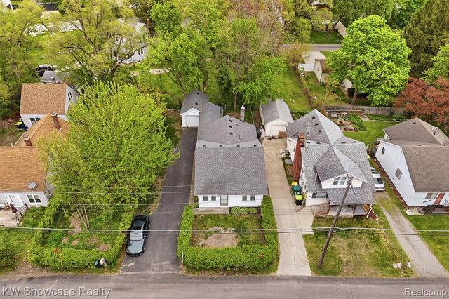 215 Endwell Street, Novi, MI 48377