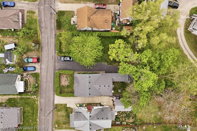 215 Endwell Street, Novi, MI 48377