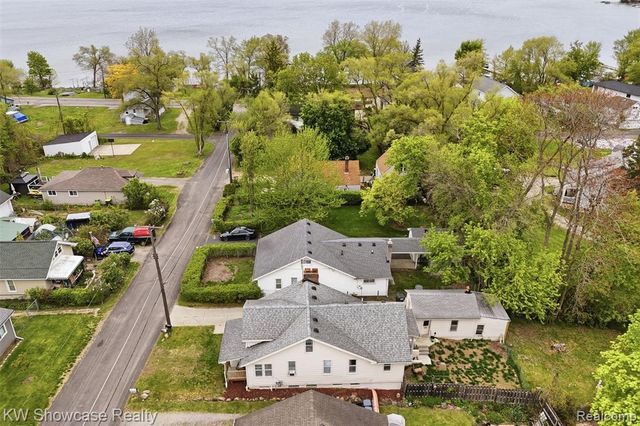 215 Endwell Street, Novi, MI 48377