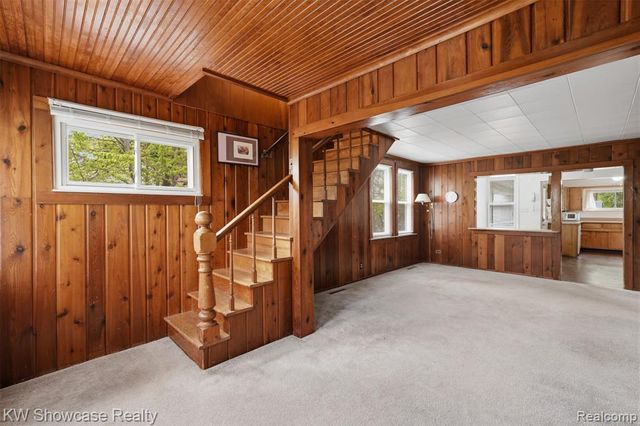 215 Endwell Street, Novi, MI 48377