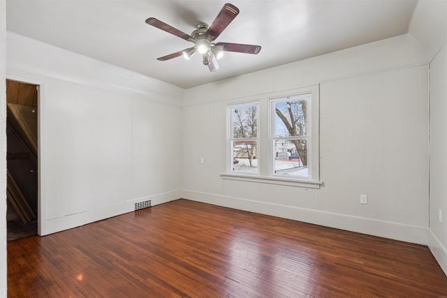 309 3rd Ave SE, Oelwein, IA 50662