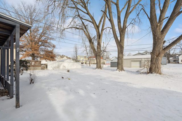 309 3rd Ave SE, Oelwein, IA 50662