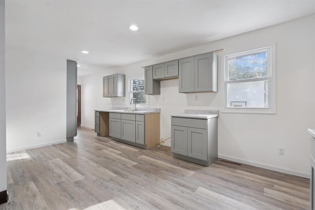 309 3rd Ave SE, Oelwein, IA 50662