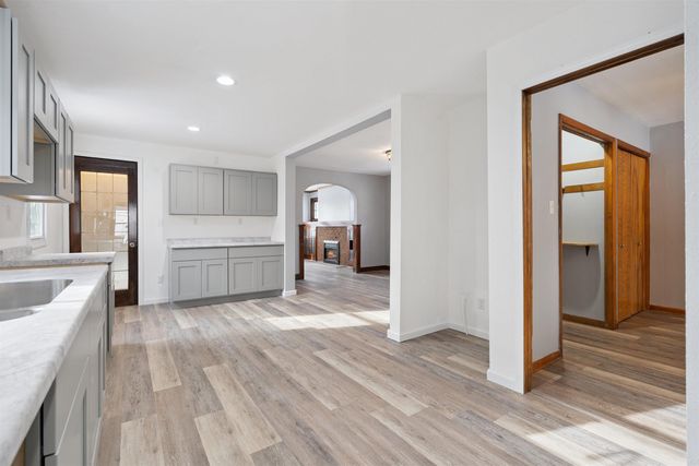 309 3rd Ave SE, Oelwein, IA 50662