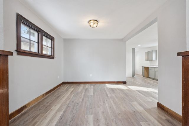 309 3rd Ave SE, Oelwein, IA 50662