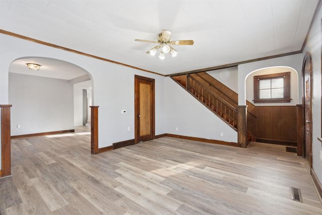 309 3rd Ave SE, Oelwein, IA 50662