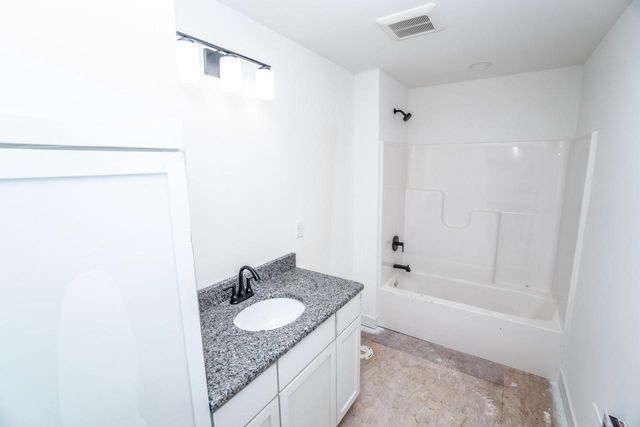 W206N16182 Stonebrook DRIVE, Jackson, WI 53037