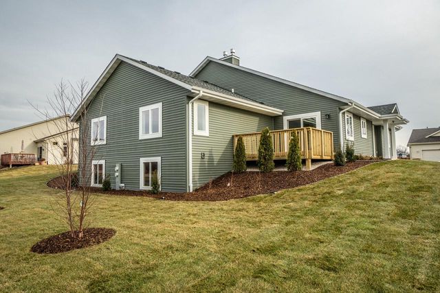 W206N16182 Stonebrook DRIVE, Jackson, WI 53037