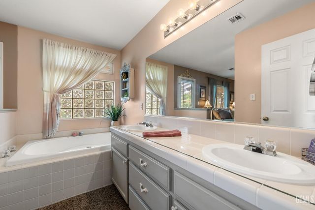 0 5508 Glacier Court, Bakersfield, CA 93313