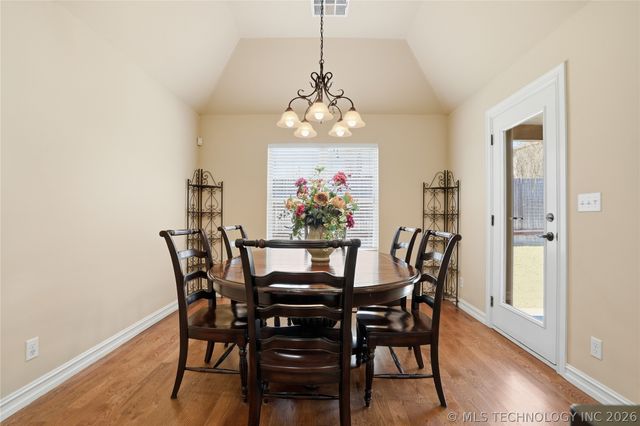 11018 S 77th Place E, Tulsa, OK 74133