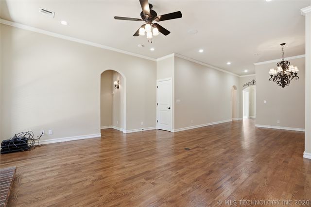 11018 S 77th Place E, Tulsa, OK 74133