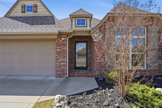 11018 S 77th Place E, Tulsa, OK 74133