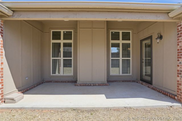 11018 S 77th Place E, Tulsa, OK 74133