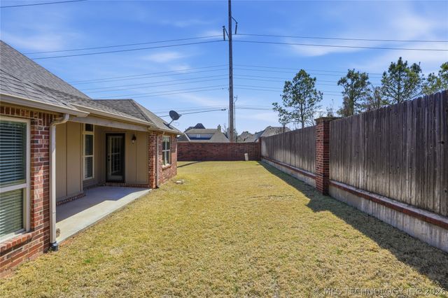 11018 S 77th Place E, Tulsa, OK 74133